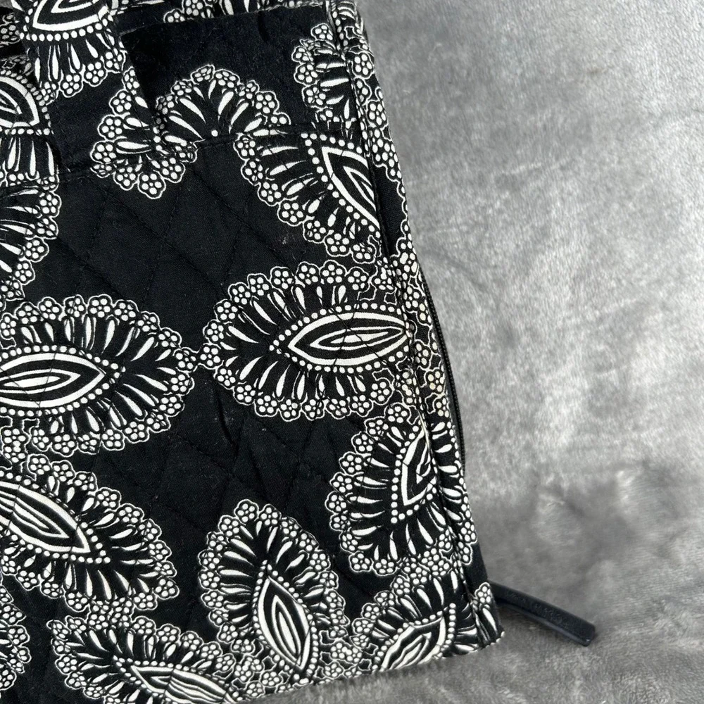 Vera Bradley Hanging Toiletry Travel Bag Black White Medallion Quilted Organizer